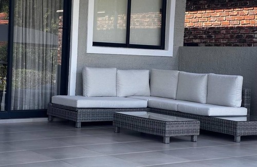Harare House | Modern 3-Bedroom House with Private Garden & Parking. Close to amenities