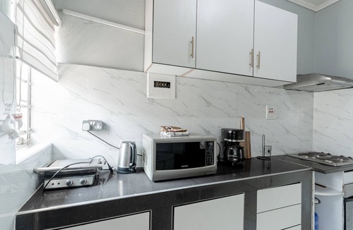 Lusaka Central Apartment | Modern Apt near Best Malls Restaurants &Stores