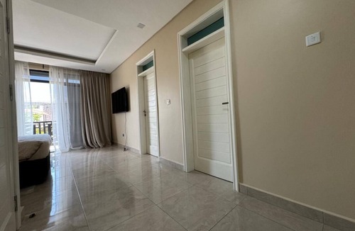 Lusaka Apartment | Modern cosy 2Bd Apartment in Serene Roma park with 24/7 Power WiFi and AC