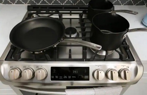 Southtown House | Modern Downtown Stay Near Alamo w/Hot tub & Deck