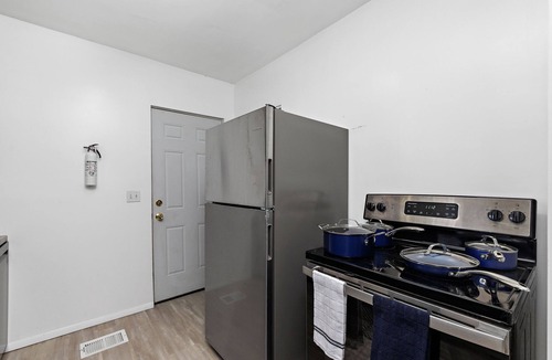 Kansas City House | Modern Midtown KC Home Ideal for 30+ Day Stays