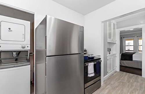 Kansas City House | Modern Midtown KC Home Ideal for 30+ Day Stays