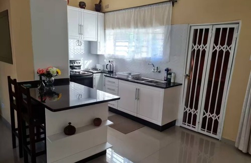 Harare Condo | MoreB's Place: 2 Bedrm duplex Solar and Water backUp & wifi