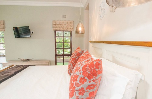 Bulawayo Cabin | Motsamai Lodge