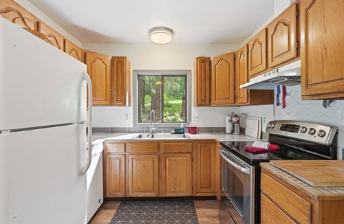Peshastin Cabin | Mountain Cabin w/Hot Tub - Sleeps 6