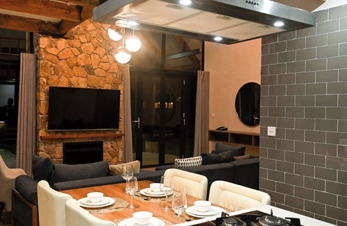 Juliasdale Villa | Mountain Lakes Resort and Spa