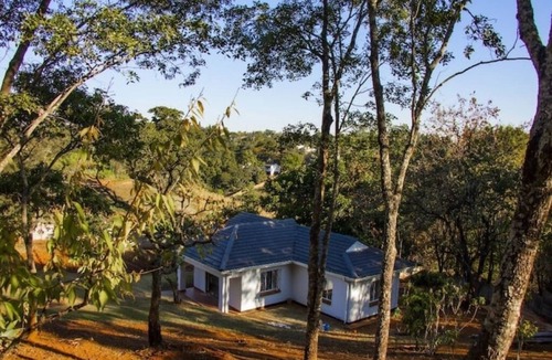 Harare East House | Mountain View 2 Bedroom House Holiday Home