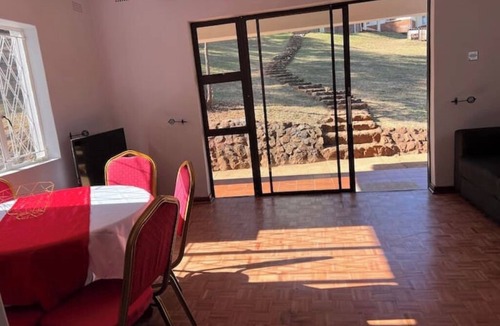 Harare East House | Mountain View 2 Bedroom House Holiday Home