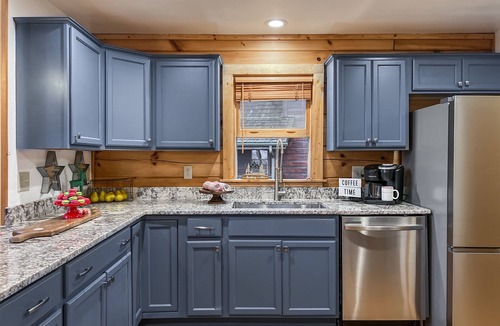 Wolf Laurel Cabin | Mountain View Cabin @ 4300'/HotTub/Game Room/Near Asheville & Johnson City