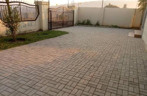 Lusaka House | Mountain view homes