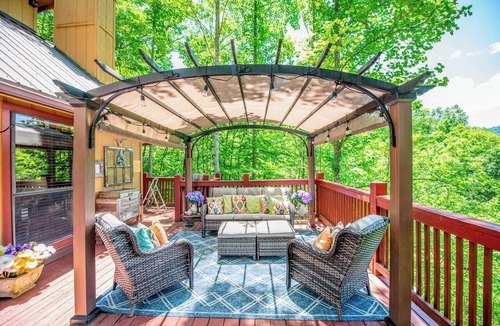 Almond Cabin | Mountain Views | Hot Tub | Near Bryson City