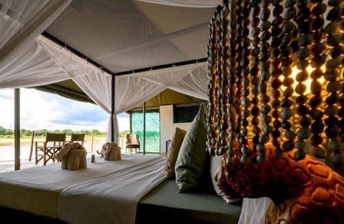 South Luangwa National Park Cabin | Msandile River Lodge