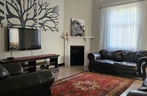 Livingstone House | Mukamba Holiday Accommodation