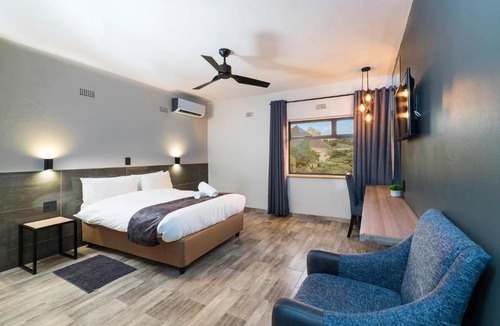 Harare Hotel | N1 Hotel Rotten Row Harare