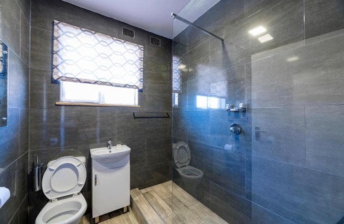 Harare Hotel | N1 Hotel Rotten Row Harare