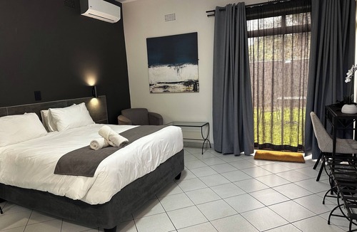 Harare Hotel | N1 Hotel Rotten Row Harare
