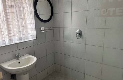 Harare Hotel | N1 Hotel Samora Machel Harare