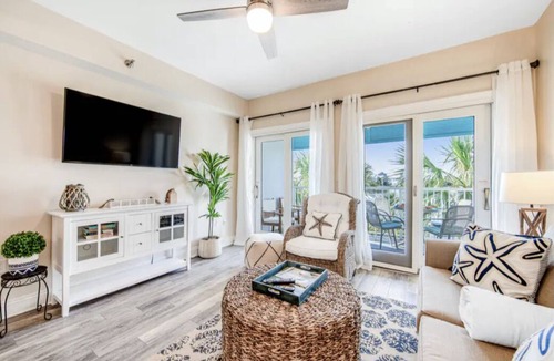 Sunnyside Condo | Near 30A, 2nd Floor condo with Lake View, Private Beach with Chair Service