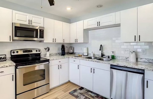 Ridge Wood Heights House | Near Siesta Beach, Heated Pool, billiard, 3bd/2bth