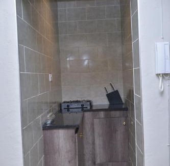 Glen Lorne Apartment | Neat 1 Bed Studio with pool access in Glen Lorne