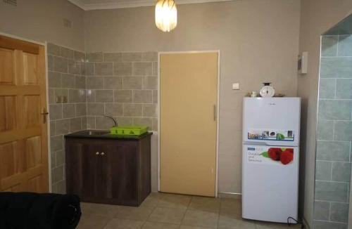 Glen Lorne Apartment | Neat 1 Bed Studio with pool access in Glen Lorne