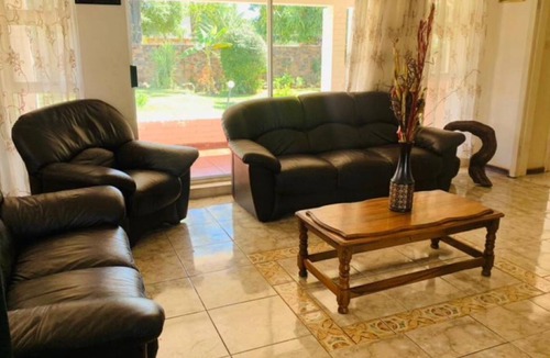 Bulawayo Apartment | Neat 3 bed in Famona - 2154