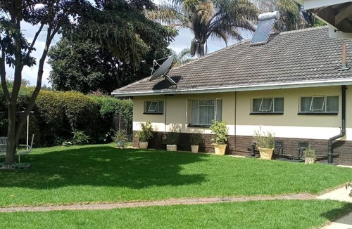 Harare Cottage | Neat and cosy cottage with pool - 2103