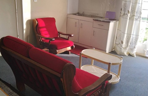 Harare Apartment | Neat guest suite with office corner - 2101