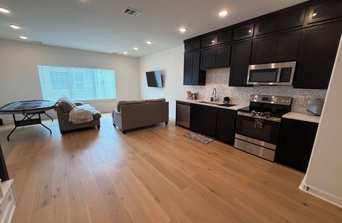 Tobin Hill House | New 3-Story Townhome w/Great Views of Downtown - in Tobin Hill area!