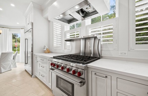 Seaside House | Newly Designed Custom Seaside Home with 6 Bedrooms + Next to Adult Pool/Fitness Center
