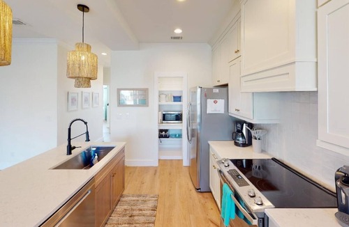 Miramar Beach House | Newly Renovated 3BR Home in Gated Community 2 pools and Beach Access! Sleeps 10