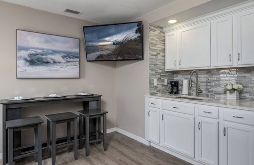 Bradenton House | Newly Renovated Beach Retreat