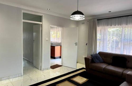 Harare East House | Nid De Chateau