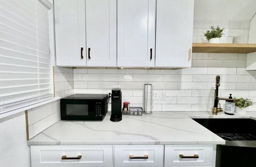Shearer Hills - Ridgeview House | North Star Nook/Modern Central SA Home just 7 minutes to the Airport!