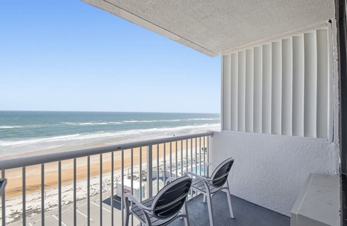 Ormond Shores Apartment | Oceanfront Studio | Steps to Sand & Pool + Balcony