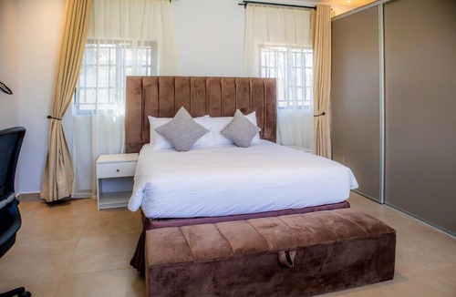 Harare Cabin | Olivoak