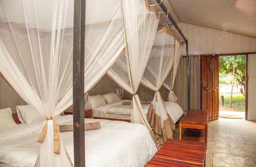 Mfuwe Cabin | Oxpecker Safari Lodge