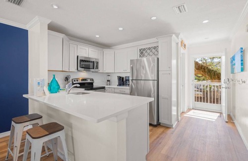 Siesta Key Condo | Palm Bay Club Bayside | Resort Pools, Hot Tub & Private Beach on Siesta Key