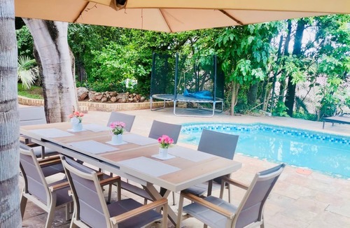 Kwekwe Apartment | Palm Leaf Hazeldene Kwekwe With Pool - 2333