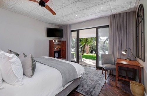 Victoria Falls Hotel | Palm River Hotel