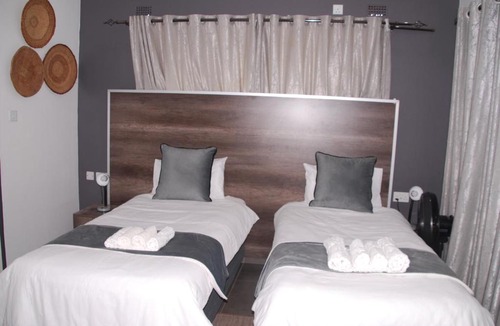 Victoria Falls House | Panyumba Travel Lodge
