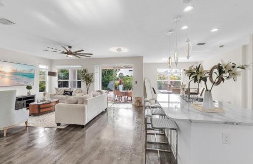 Trailer Estates House | Paradise Heated Pool Home Near IMG and Siesta Key Beach