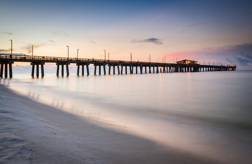 Gulf Shores Condo | Paradise Isle | All-New Interior | Pool & Hot Tub | 2-Minute Walk to Beach