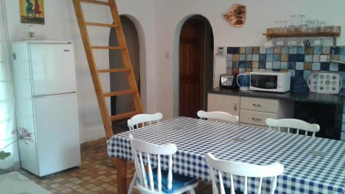 Juliasdale House | Paz Cottage