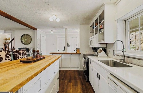 Dahlonega House | Peaceful 3-bedroom country house in charming Dahlonega with firepit & creek