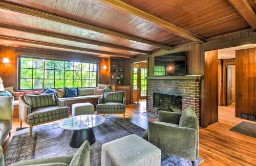 Carver House | Peaceful + Elegant Cottage w/Riverside View