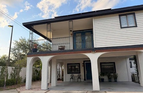 Wadeview Park Apartment | Peaceful Poolside Retreat Near Orlando Health. Resort Style Amenities Workspace