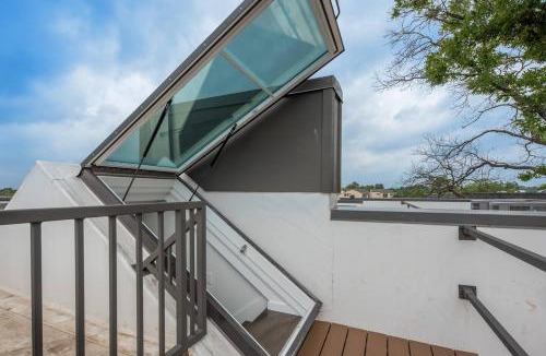Tobin Hill House | Pearl Oasis, Luxury & Panoramic City Views
