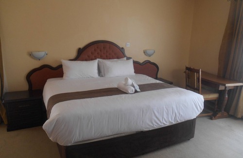 Bulawayo Cabin | Pebble Rock Lodge