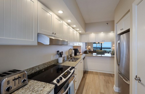 Longboat Key Condo | PENTHOUSE DOUBLE BALCONY FULL GULF & BAY VIEWS FROM EVERY ROOM Beachplace 5-602